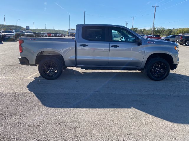 Used 2025 Chevrolet Silverado 1500 LT Trail Boss w/ Convenience Package II AWD/4WD image 7