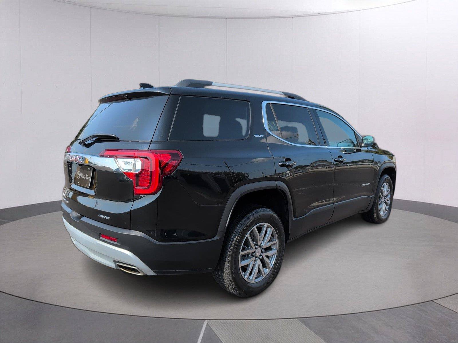 Used 2023 GMC Acadia SLT AWD/4WD image 5