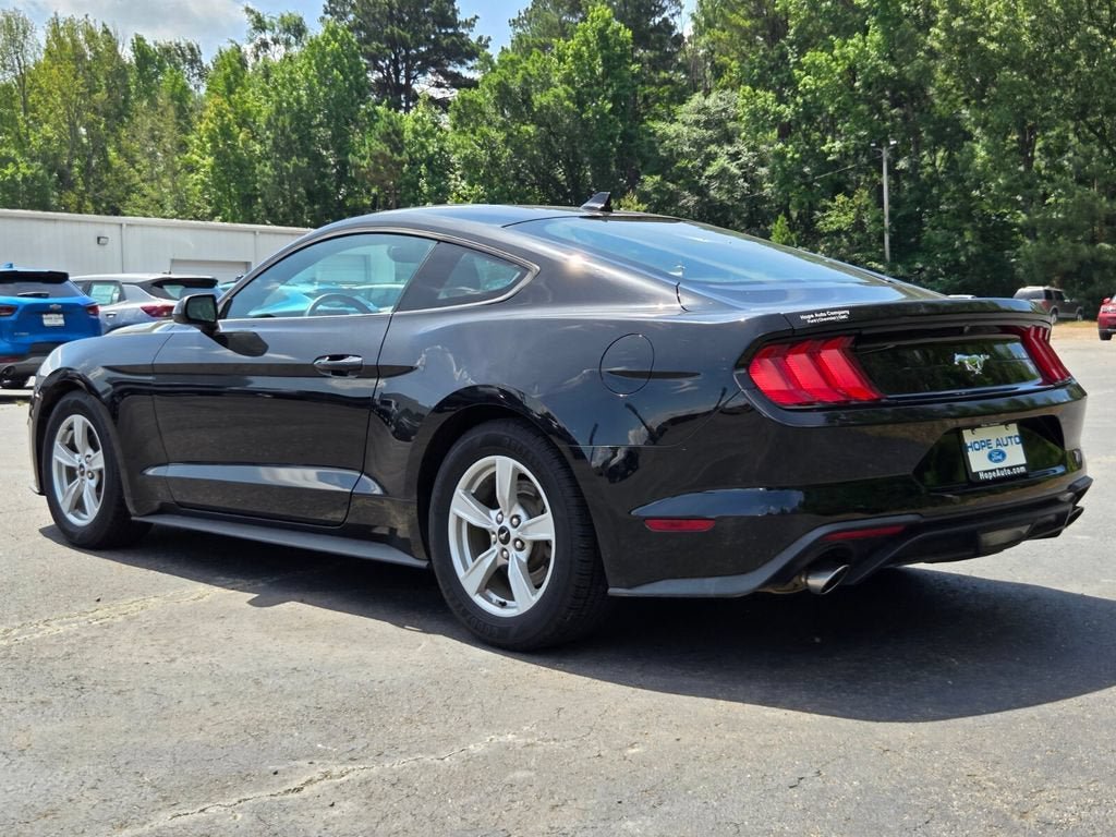 Used 2022 Ford Mustang Coupe RWD image 4