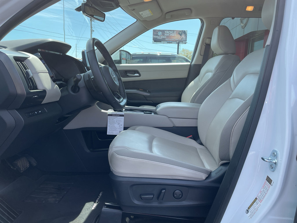 Certified 2025 Nissan Pathfinder SL image 10