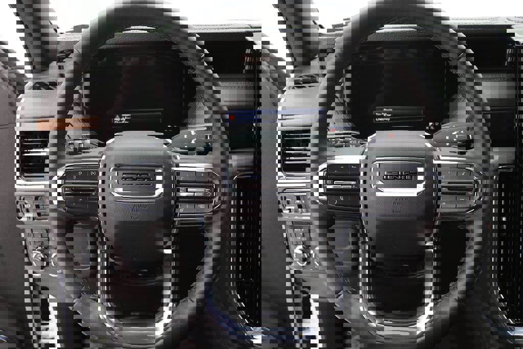 Used 2025 GMC Yukon XL Denali image 18