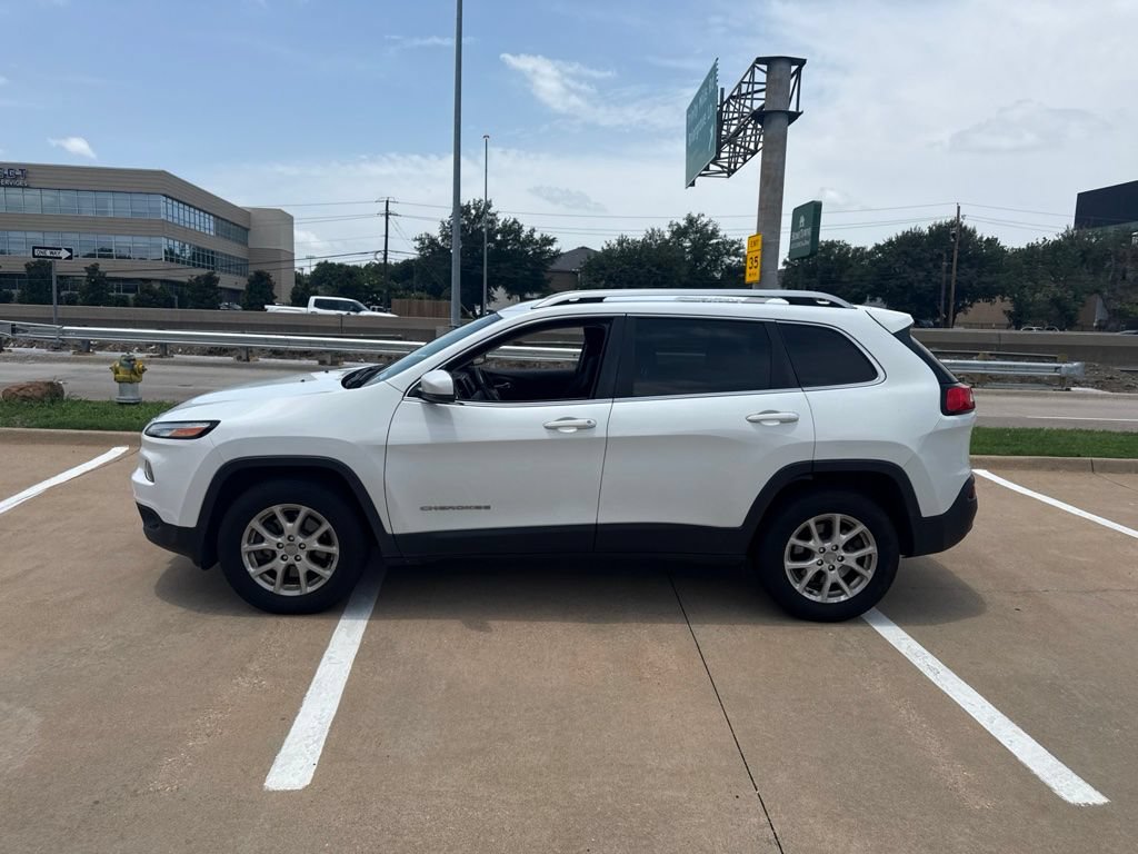 Used 2016 Jeep Cherokee Latitude w/ Safety/Convenience Group AWD/4WD image 15