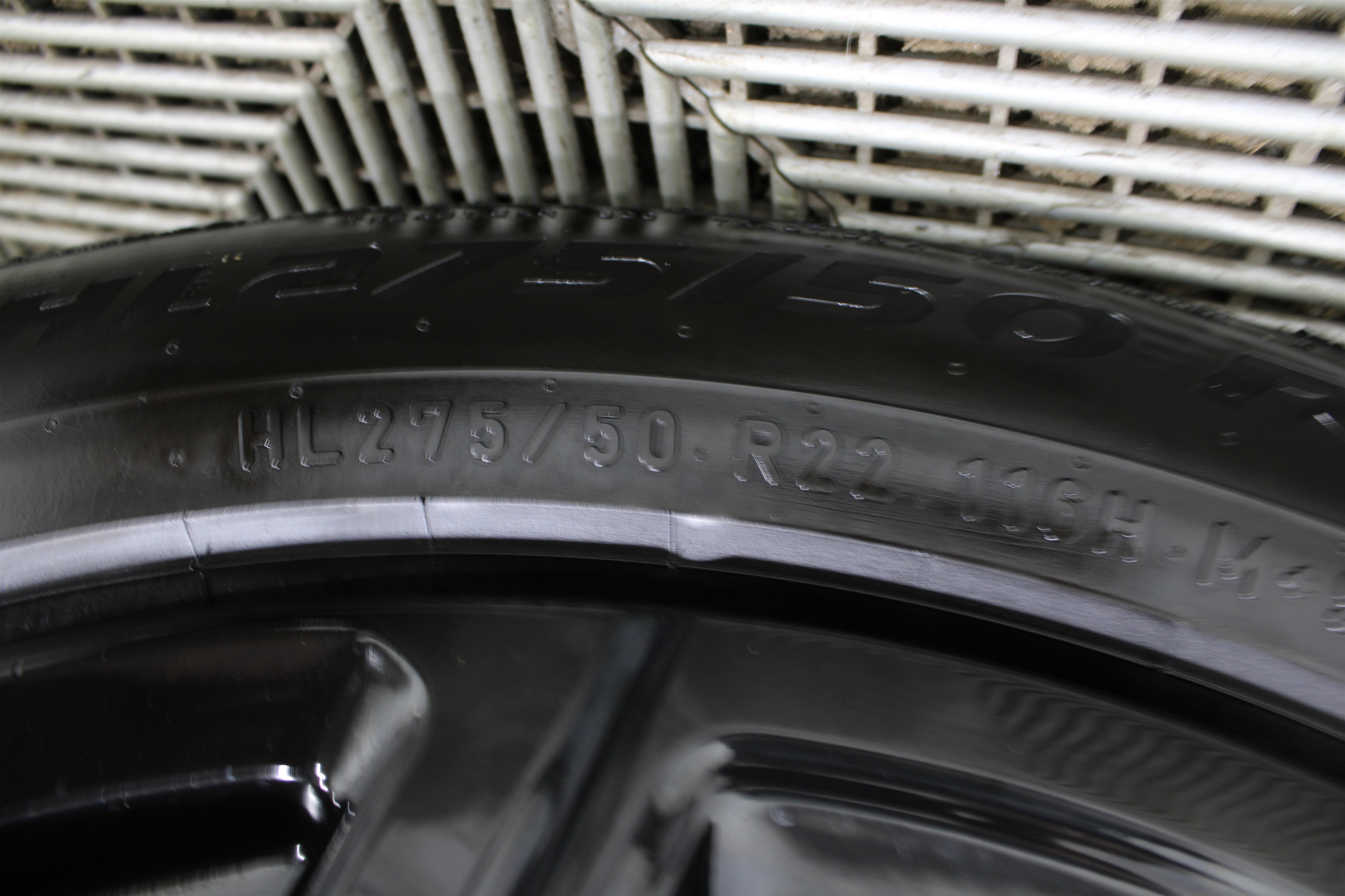 Used 2024 Rivian R1S Adventure image 40