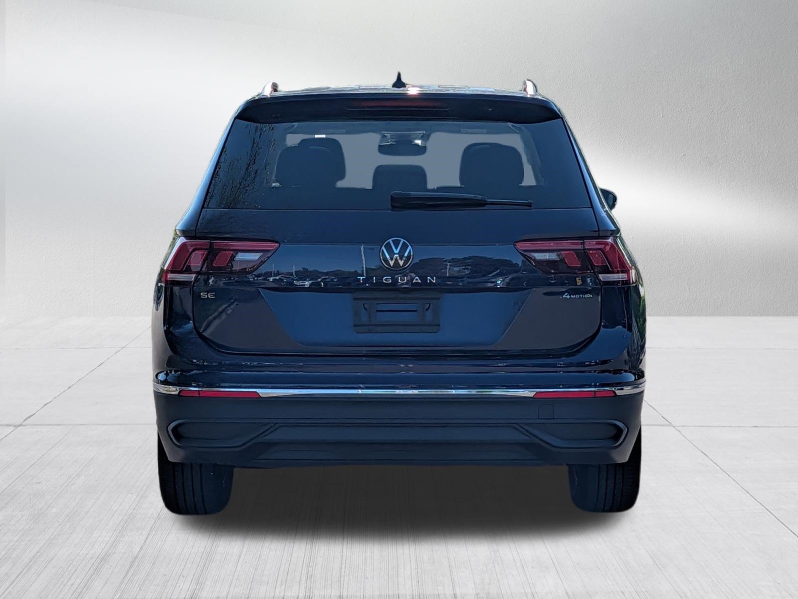 Used 2023 Volkswagen Tiguan SE w/ Panoramic Sunroof Package AWD/4WD image 6