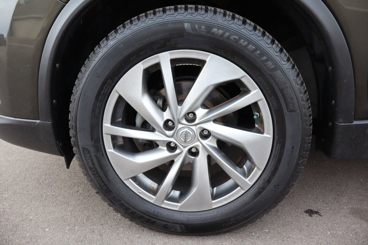 Used 2014 Nissan Rogue SL w/ SL Premium Package image 42