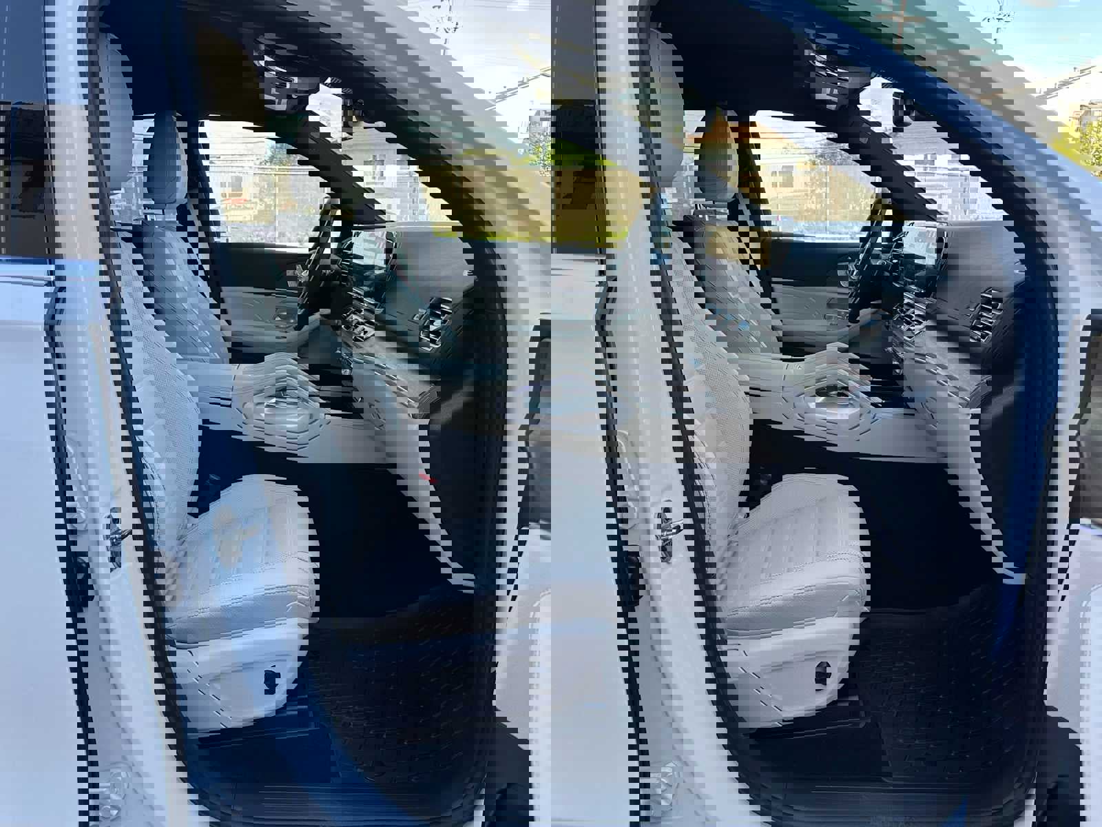 Used 2025 Mercedes-Benz GLE 450 4MATIC Coupe image 9