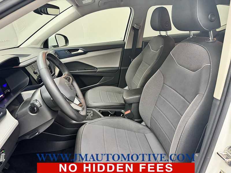 Used 2024 Volkswagen Taos SE FWD image 15