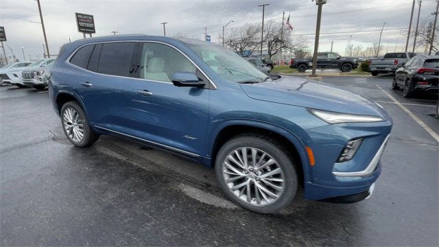 New 2026 Buick Enclave Avenir w/ Super Cruise Package image 3