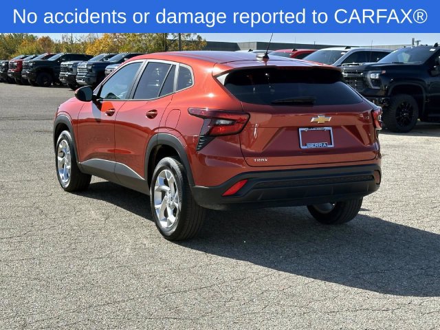 Certified 2024 Chevrolet Trax LS w/ LS Convenience Package FWD image 3