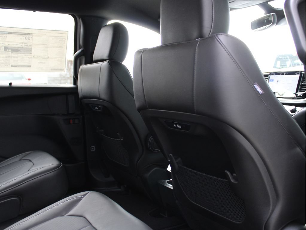 New 2026 Chrysler Pacifica Select AWD/4WD image 27