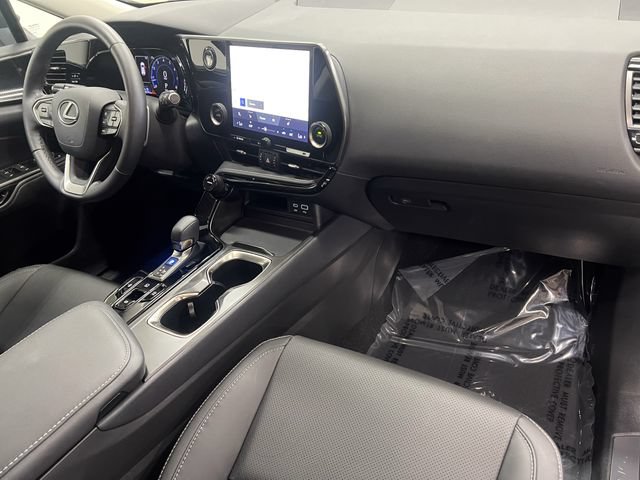 Certified 2025 Lexus NX 250 FWD image 12