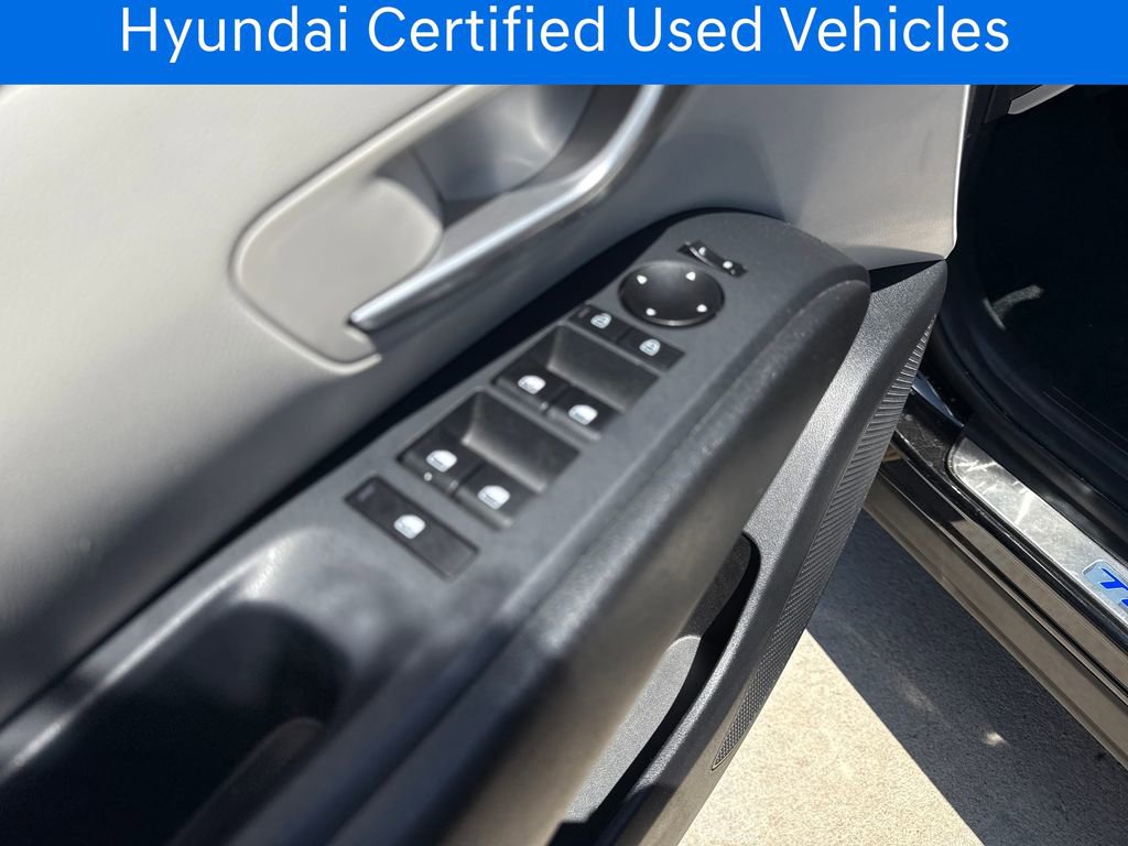 Certified 2025 Hyundai Tucson SE FWD image 12