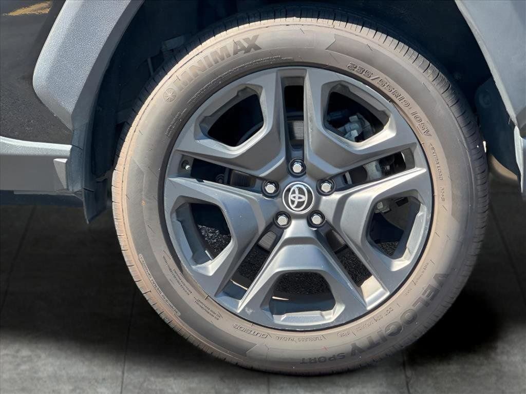 Used 2023 Toyota RAV4 Adventure image 11