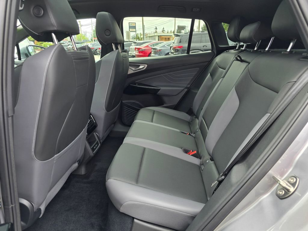 Used 2023 Volkswagen ID.4 Pro S AWD/4WD image 17