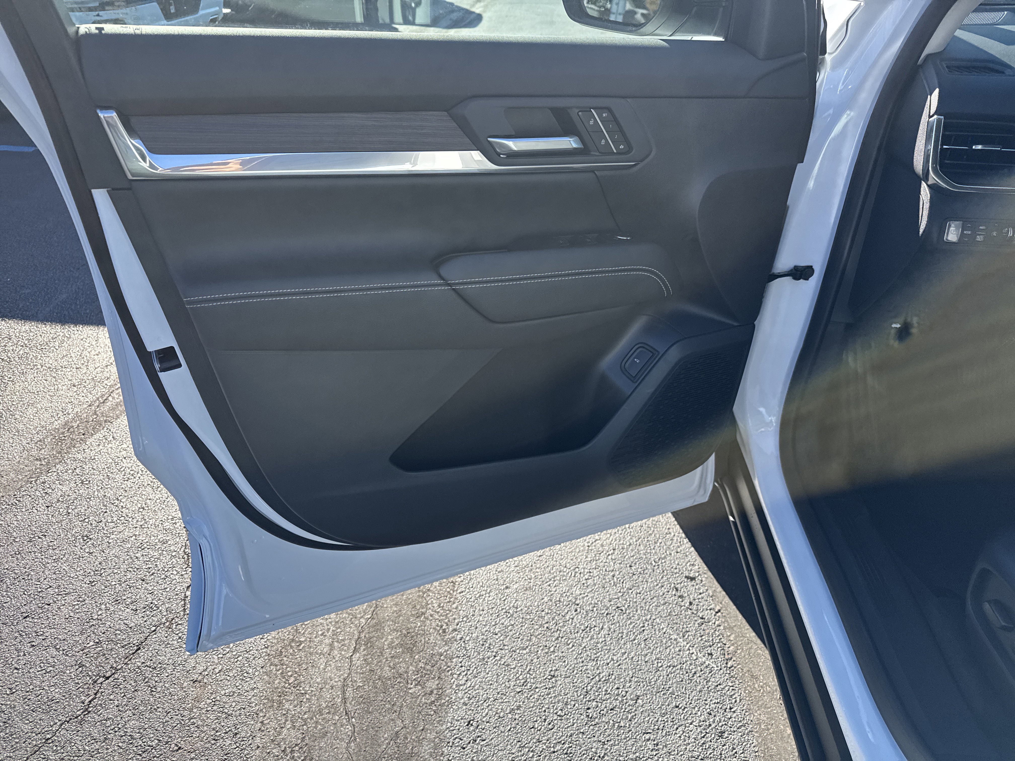 New 2026 GMC Terrain Denali w/ LPO, Floor Liner Package AWD/4WD image 15