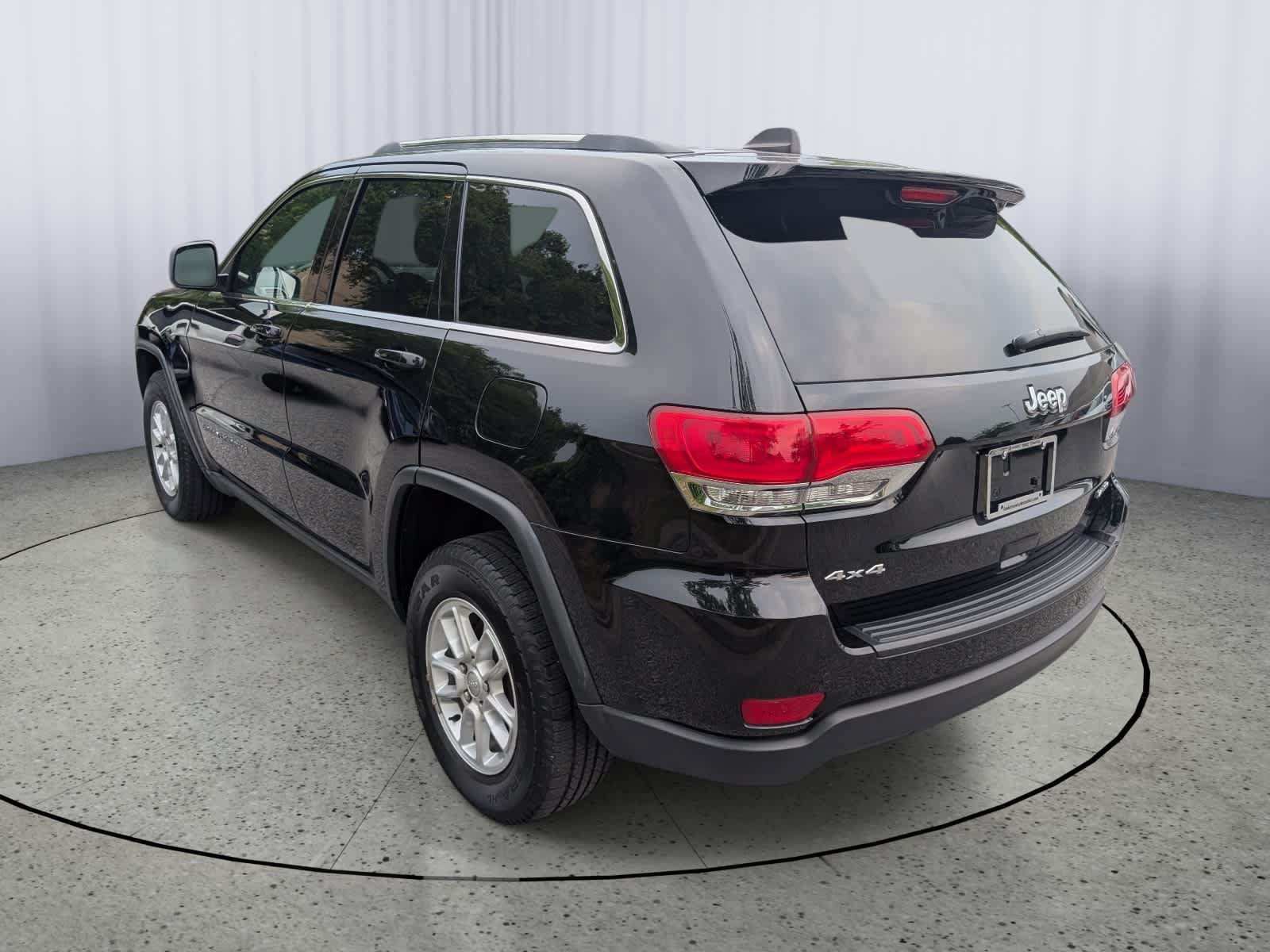 Used 2018 Jeep Grand Cherokee Laredo AWD/4WD image 5