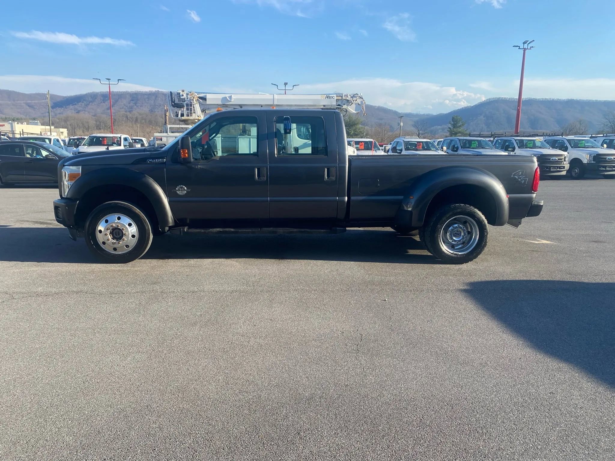 Used 2016 Ford F450 XL w/ Power Equipment Group image 5