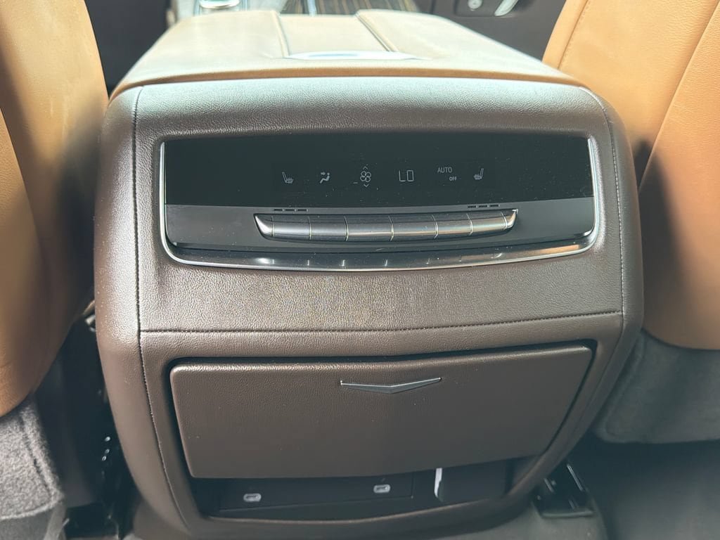 Certified 2024 Cadillac Escalade Premium Luxury AWD/4WD image 12