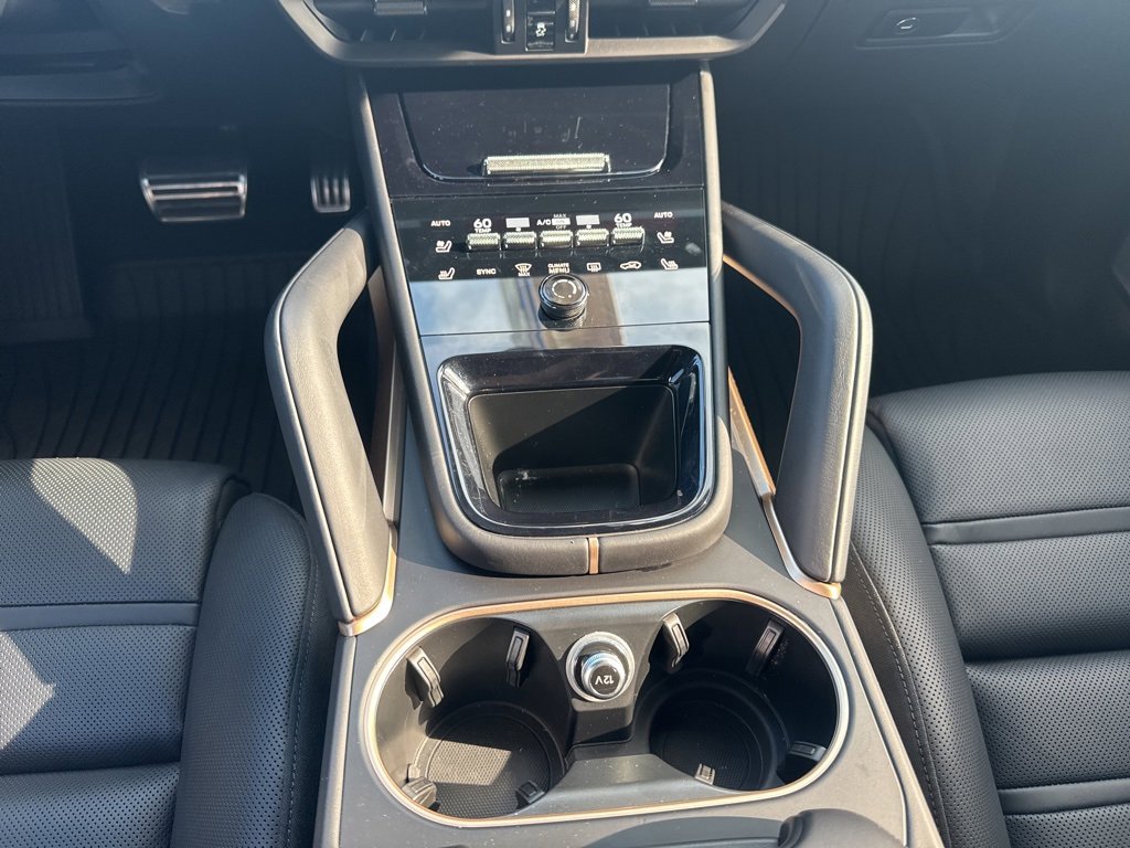 Used 2024 Porsche Cayenne Turbo GT image 27