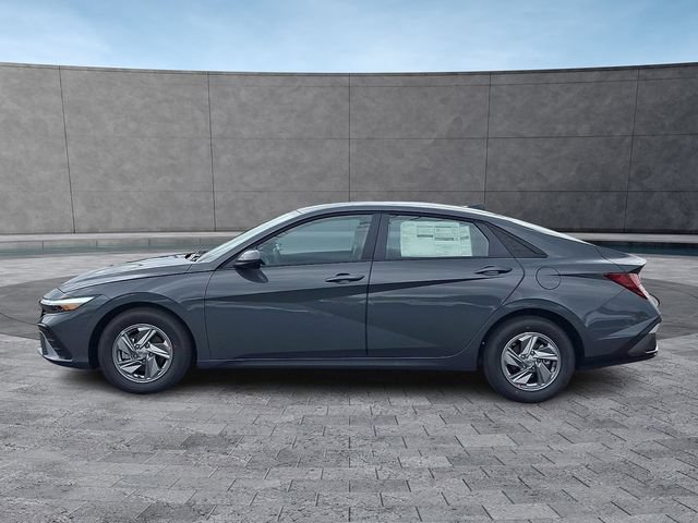 New 2026 Hyundai Elantra SE FWD image 4