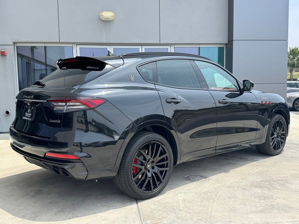 Used 2023 Maserati Levante Trofeo AWD/4WD image 7