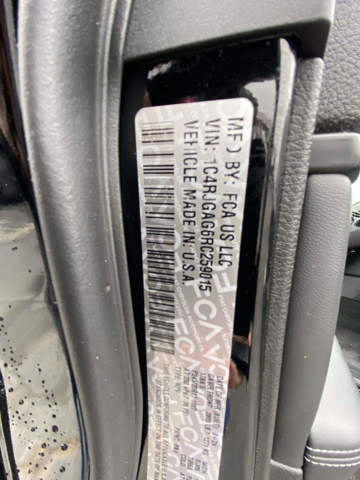 Certified 2024 Jeep Grand Cherokee Laredo image 13