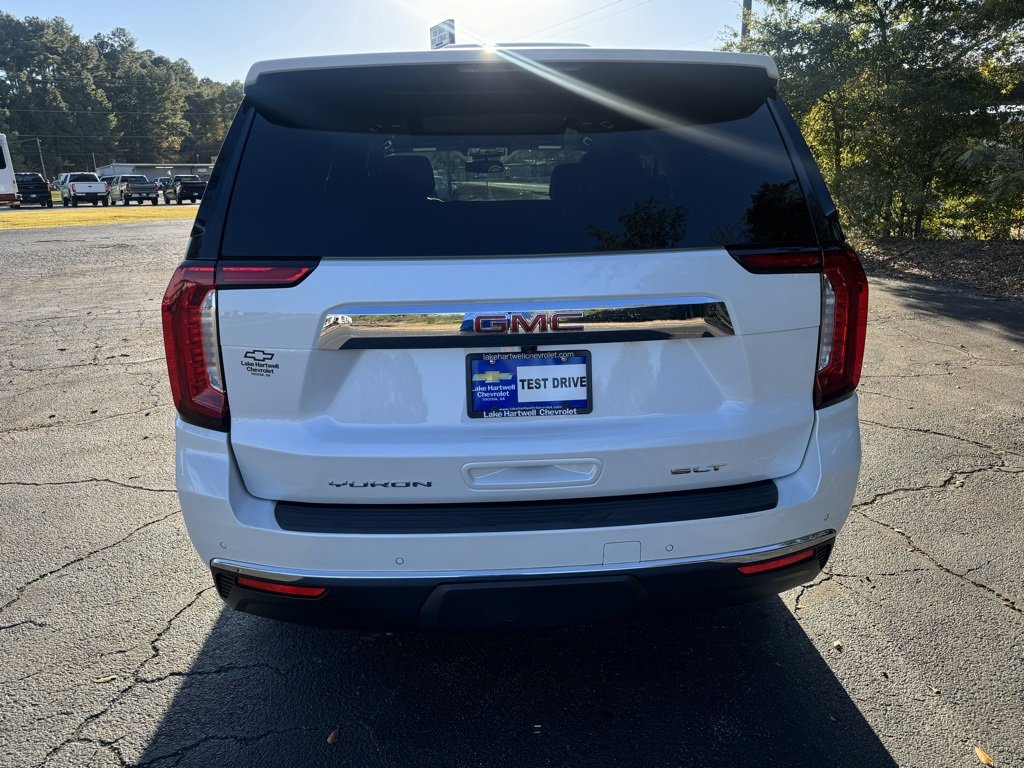 Used 2023 GMC Yukon SLT w/ SLT Premium Package image 4