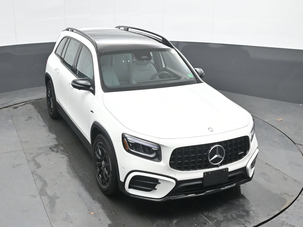Used 2025 Mercedes-Benz GLB 35 AMG 4MATIC image 37