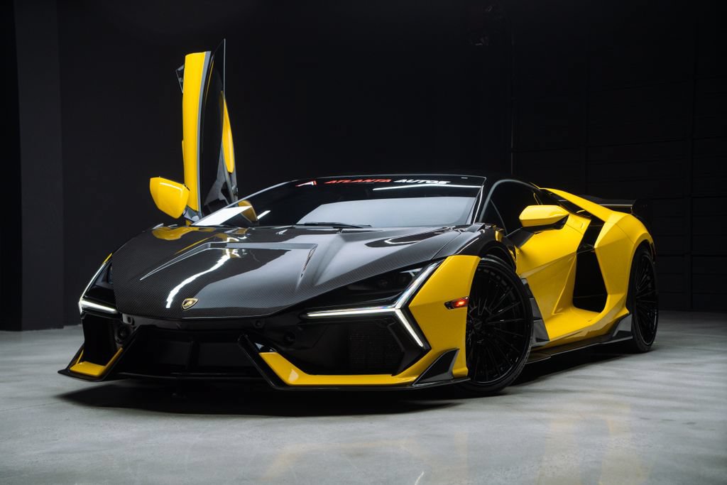 Used 2024 Lamborghini Revuelto AWD/4WD image 3