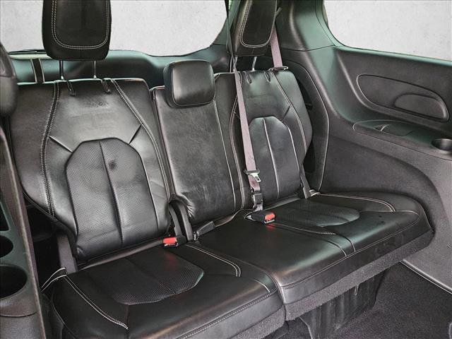 Used 2023 Chrysler Pacifica Touring-L w/ S Appearance Package image 19
