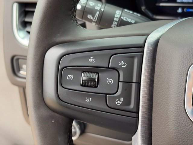Used 2024 GMC Yukon XL SLT w/ SLT Luxury Package AWD/4WD image 18