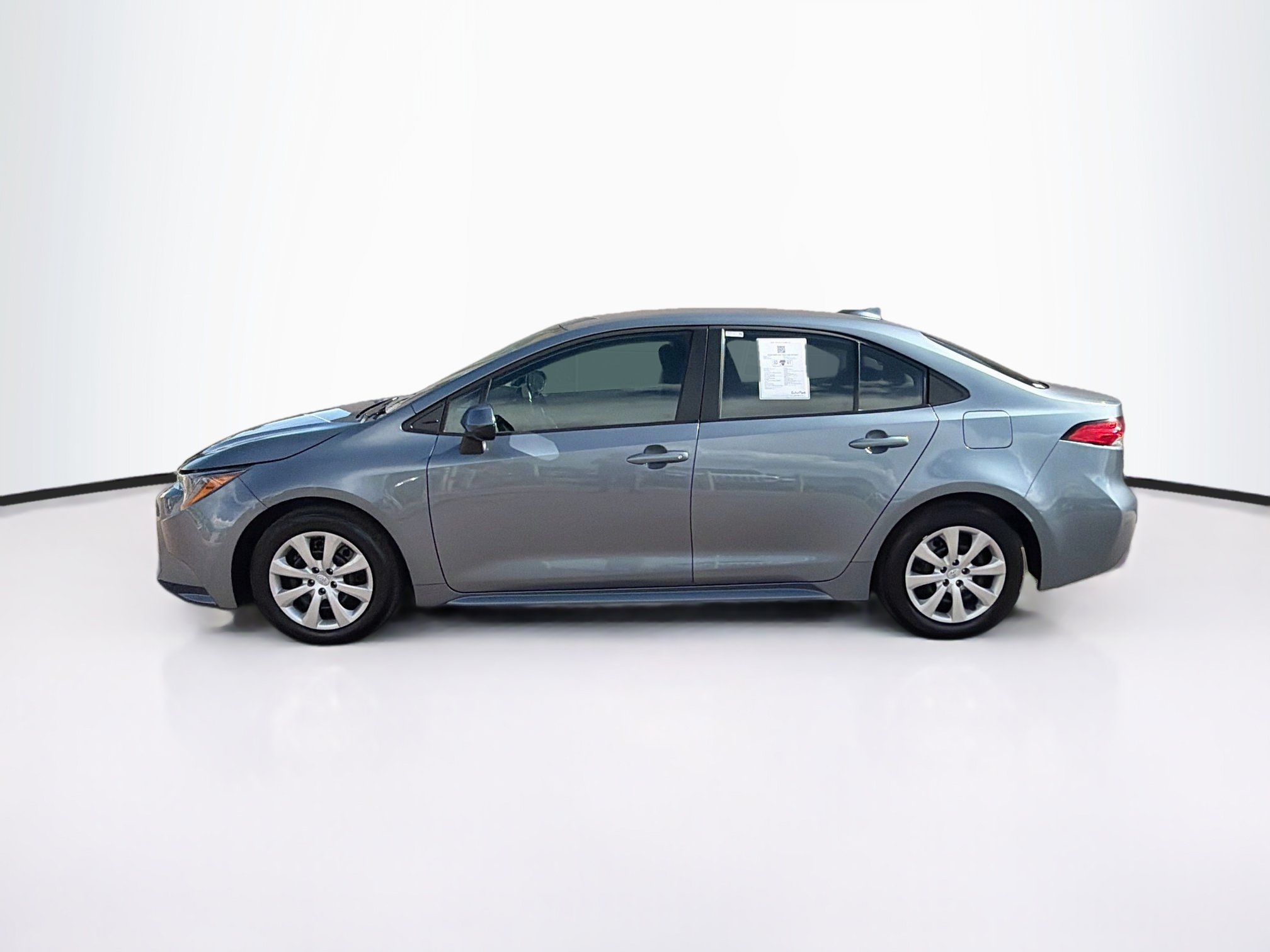Used 2025 Toyota Corolla LE FWD image 4