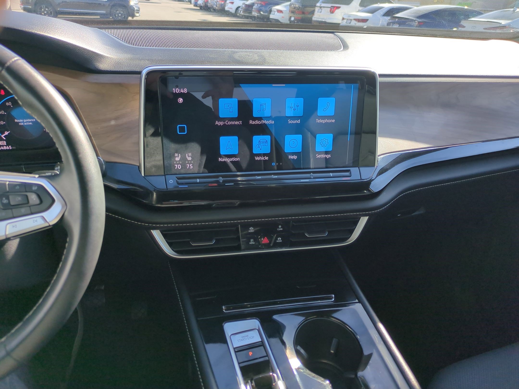 Used 2024 Volkswagen Atlas SE image 27