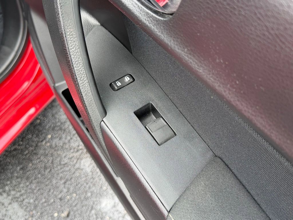 Used 2018 Toyota Corolla LE FWD image 24