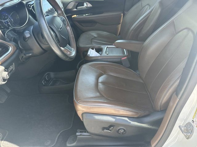 Used 2018 Chrysler Pacifica Limited w/ Advanced Safetytec Group FWD image 10