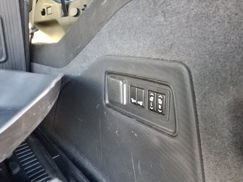 Used 2021 Cadillac Escalade ESV Sport w/ Driver Assist Tech Package image 13