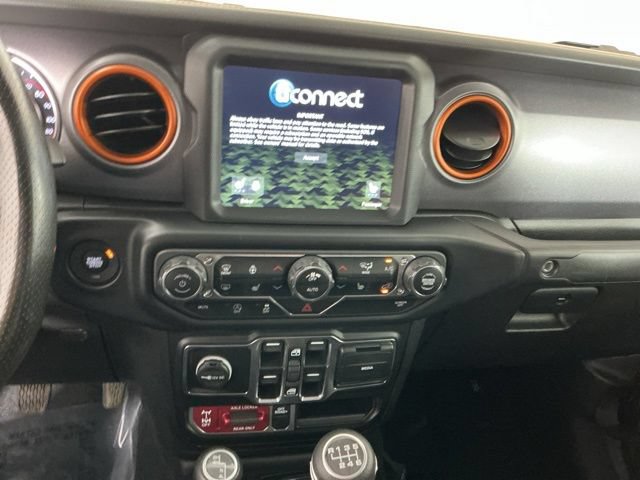 Used 2022 Jeep Gladiator Mojave w/ LED Lighting Group AWD/4WD image 17