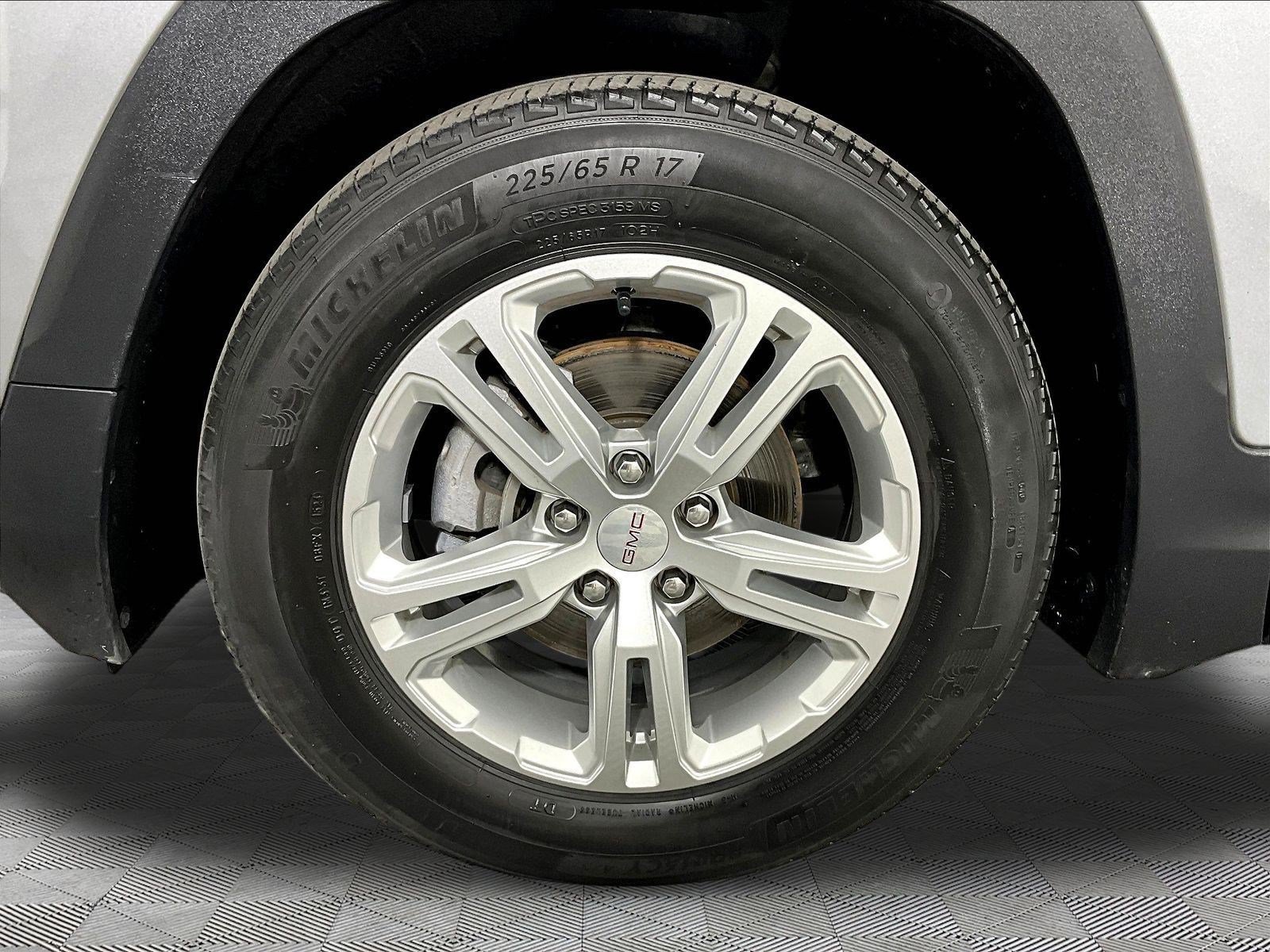 Used 2024 GMC Terrain SLE FWD image 33