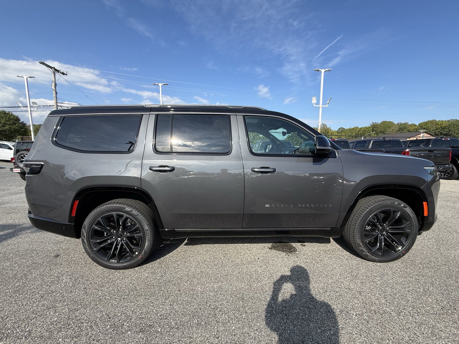 New 2026 Jeep Grand Wagoneer Summit AWD/4WD image 2
