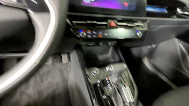 Used 2024 Kia Niro EX FWD image 27