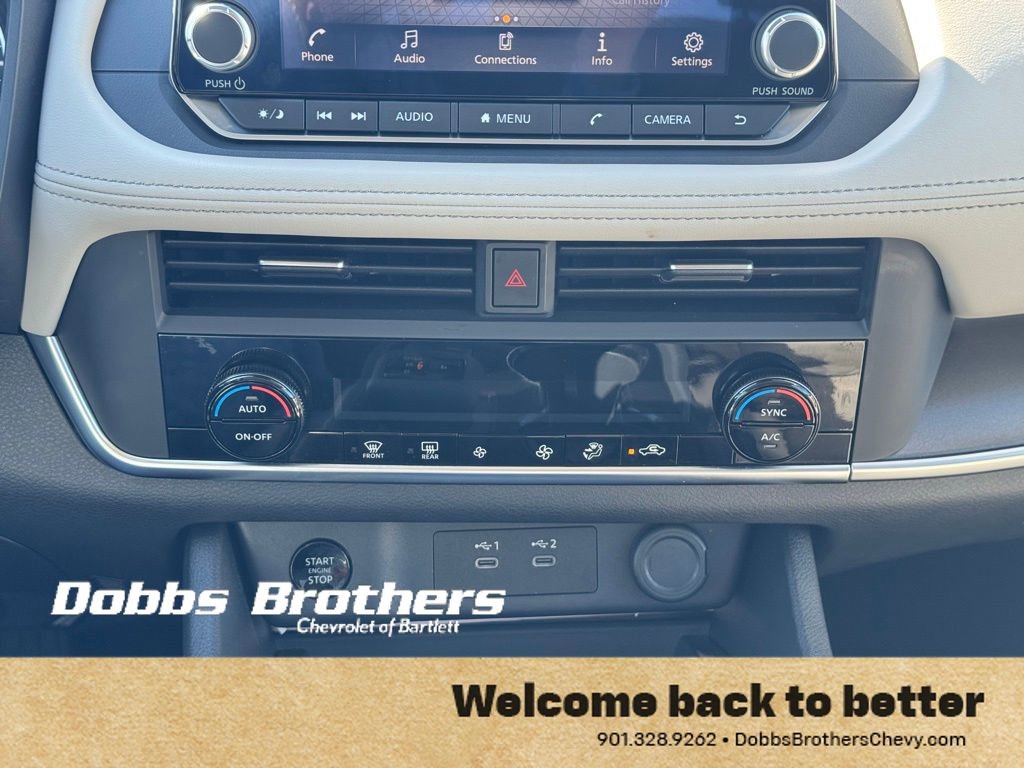 Used 2025 Nissan Rogue SV image 30