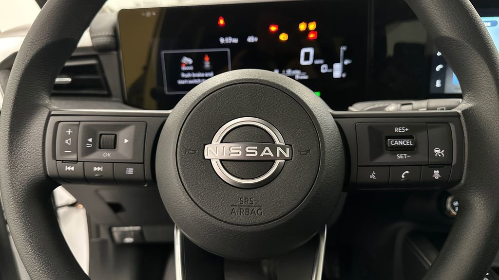 Used 2025 Nissan Kicks SV AWD/4WD image 14