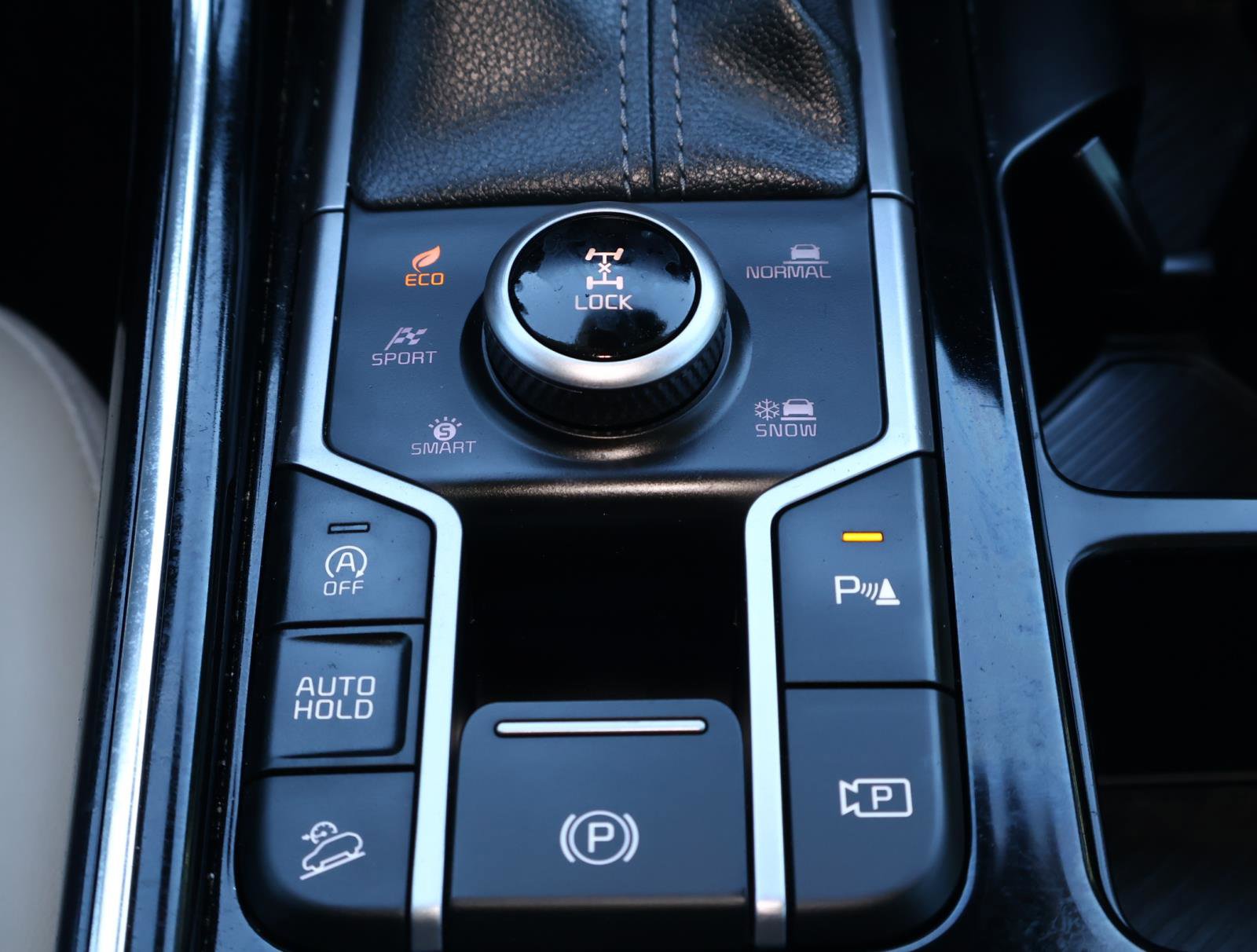 Used 2025 Kia Sorento SX image 28