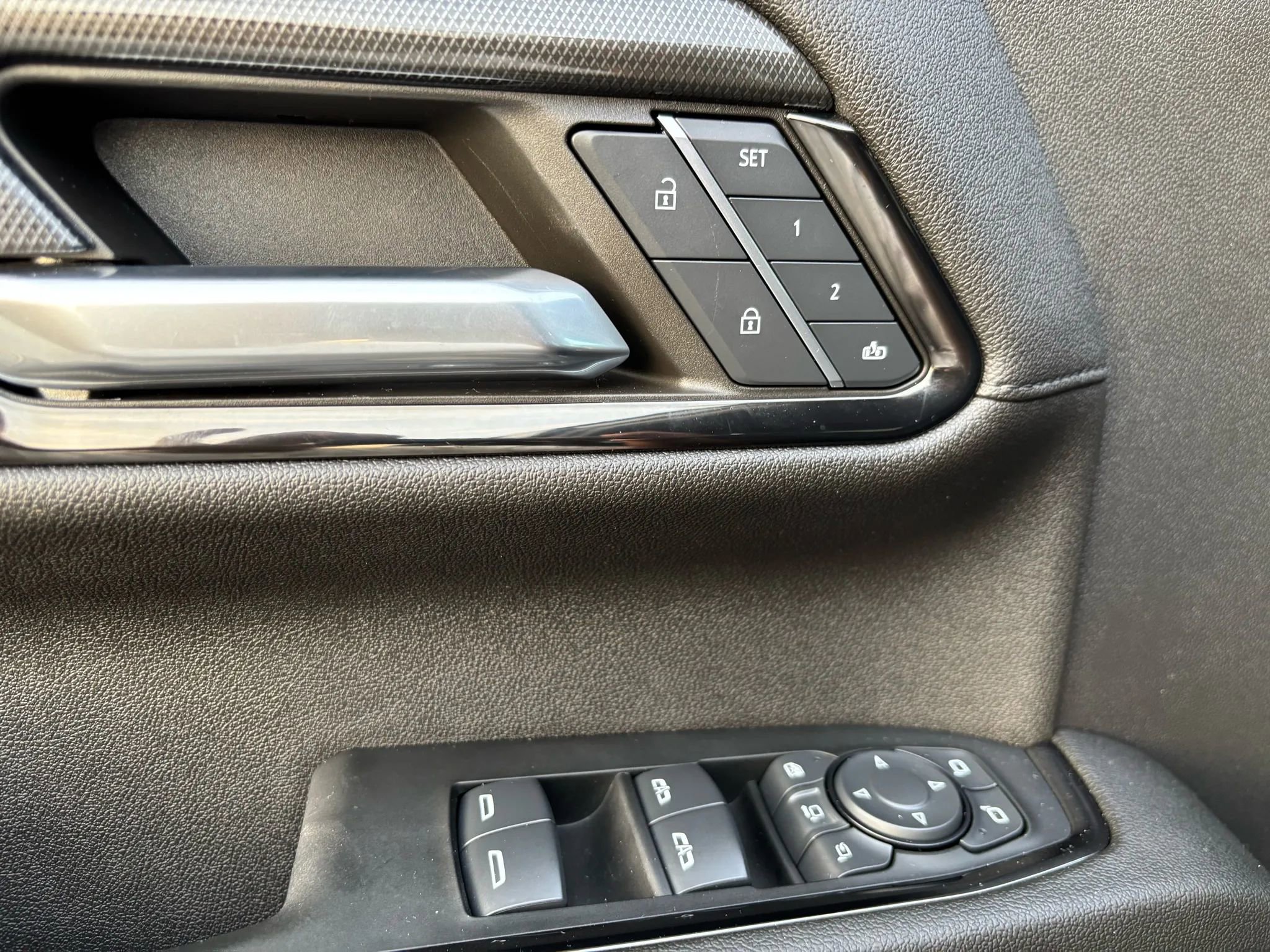 Used 2024 GMC Sierra 2500 AT4 w/ AT4 Premium Plus Package image 23