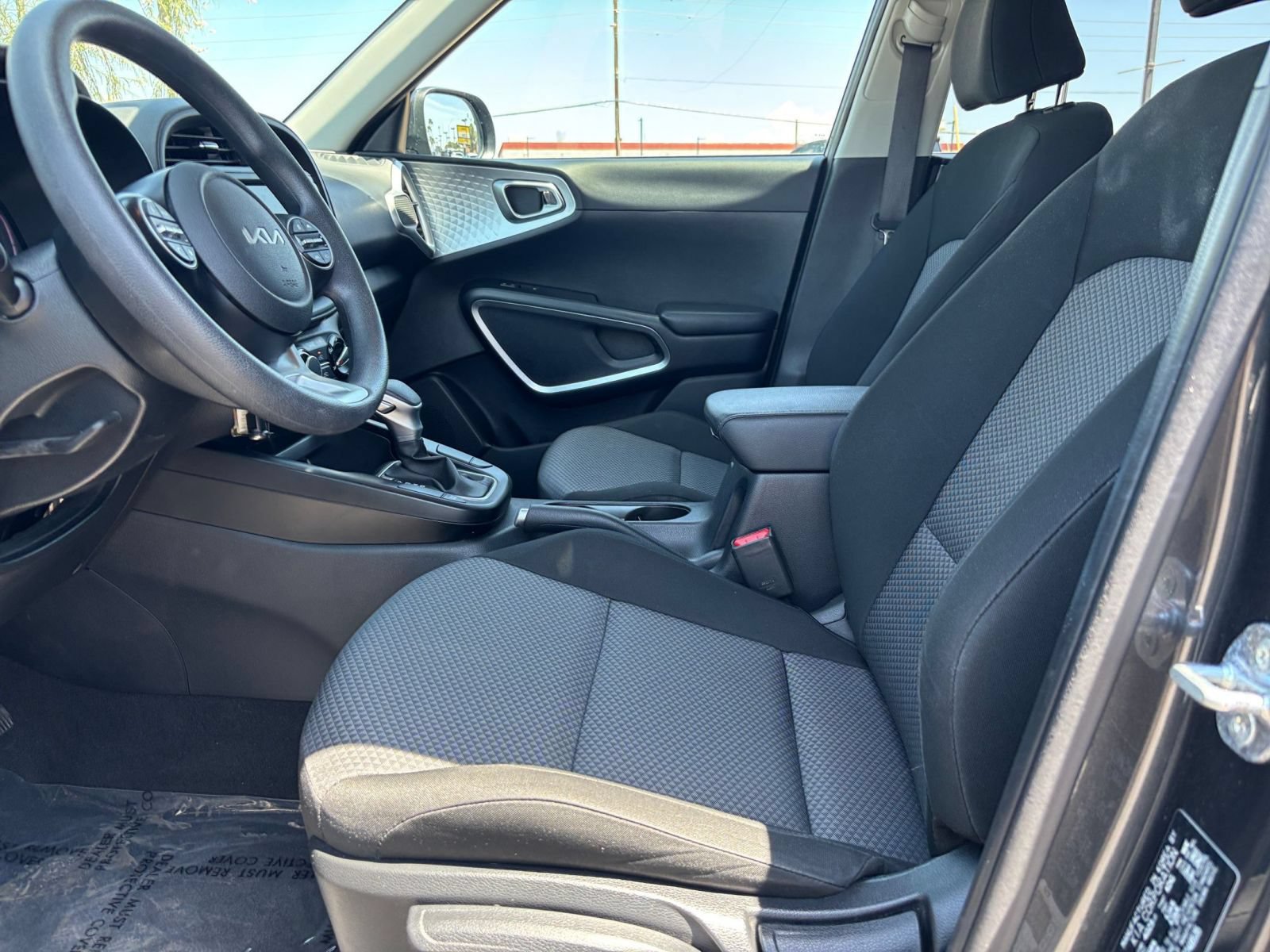 Used 2025 Kia Soul LX w/ LX Technology Package FWD image 20