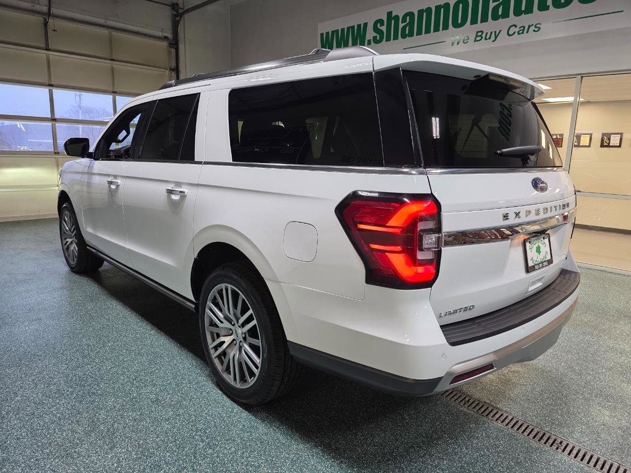 Used 2024 Ford Expedition Max Limited image 9