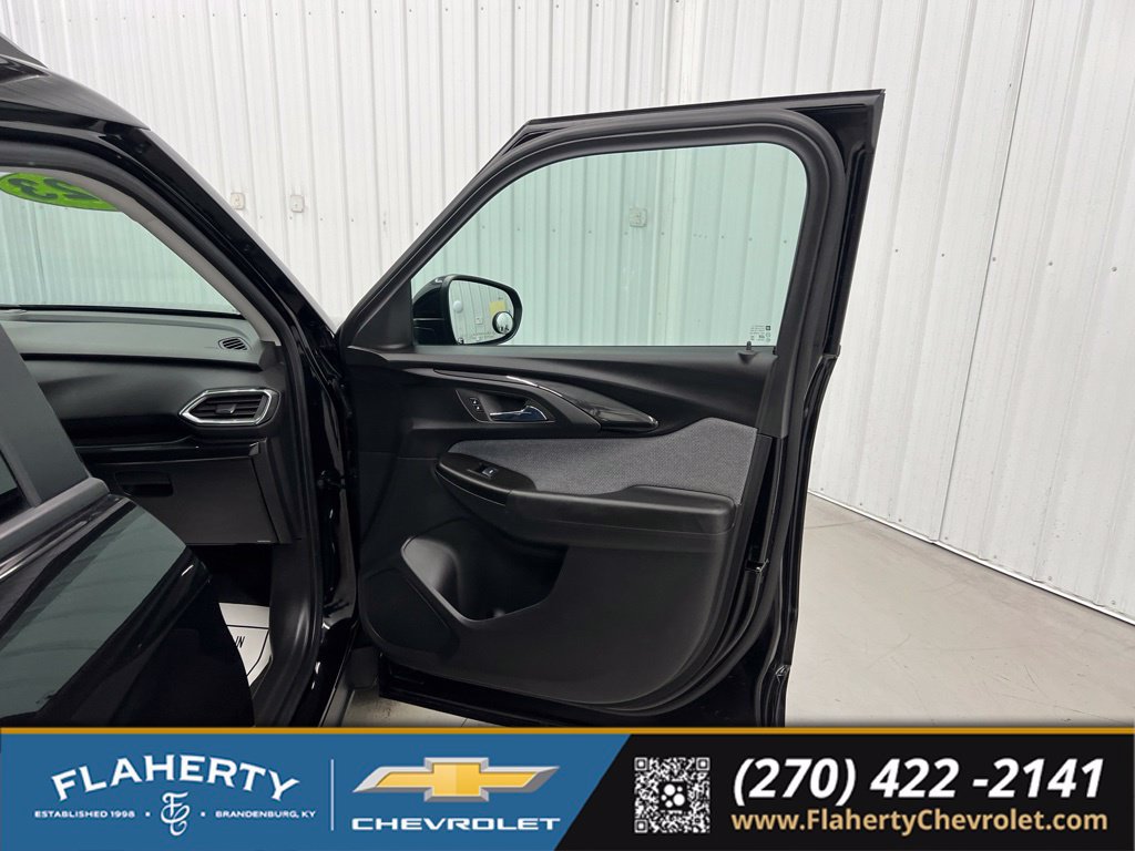 Used 2023 Chevrolet TrailBlazer LT w/ Convenience Package AWD/4WD image 14