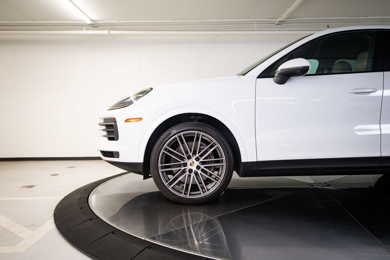Certified 2023 Porsche Cayenne Platinum Edition AWD/4WD image 11