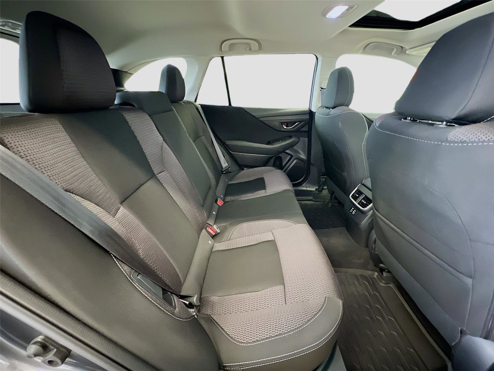 Certified 2025 Subaru Outback Premium w/ Popular Package #1A image 30