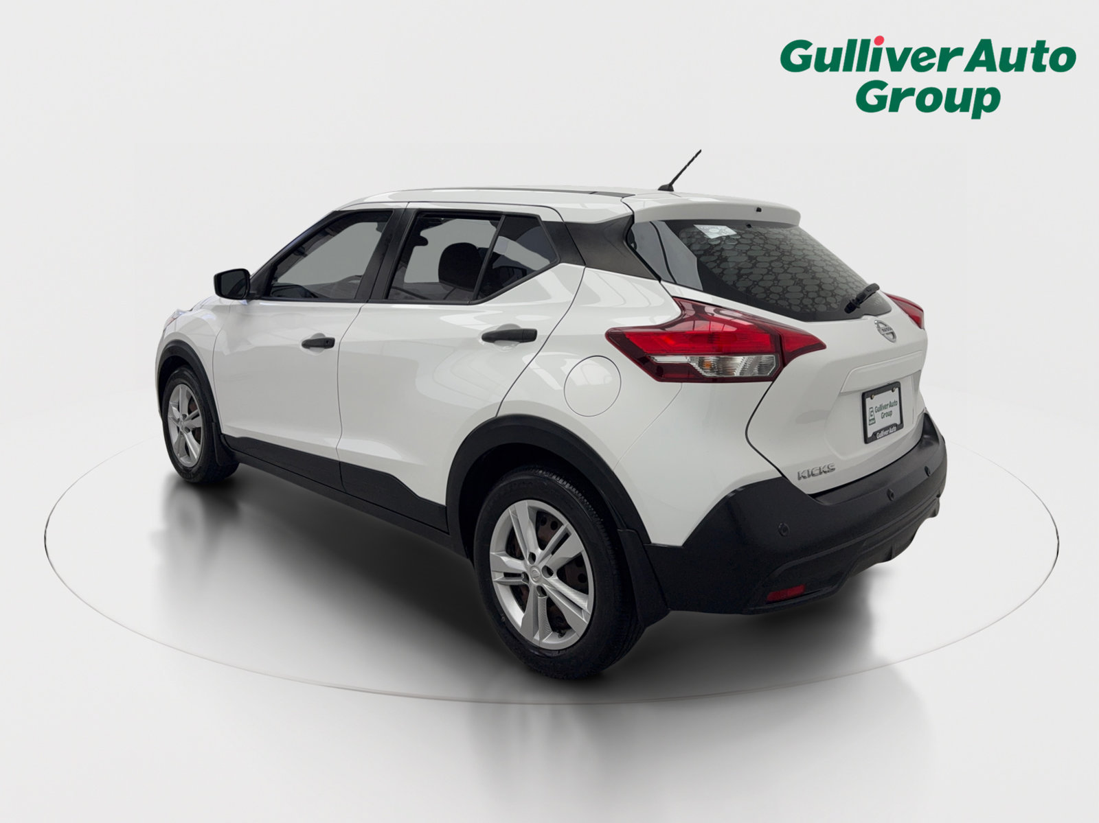 Used 2020 Nissan Kicks S FWD image 4